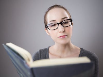 What’s On Your Favorite Business Leaders’ Bookshelves?